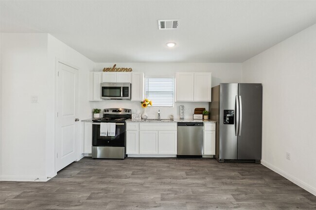 Photo - 16462 Valerie Marie Pl