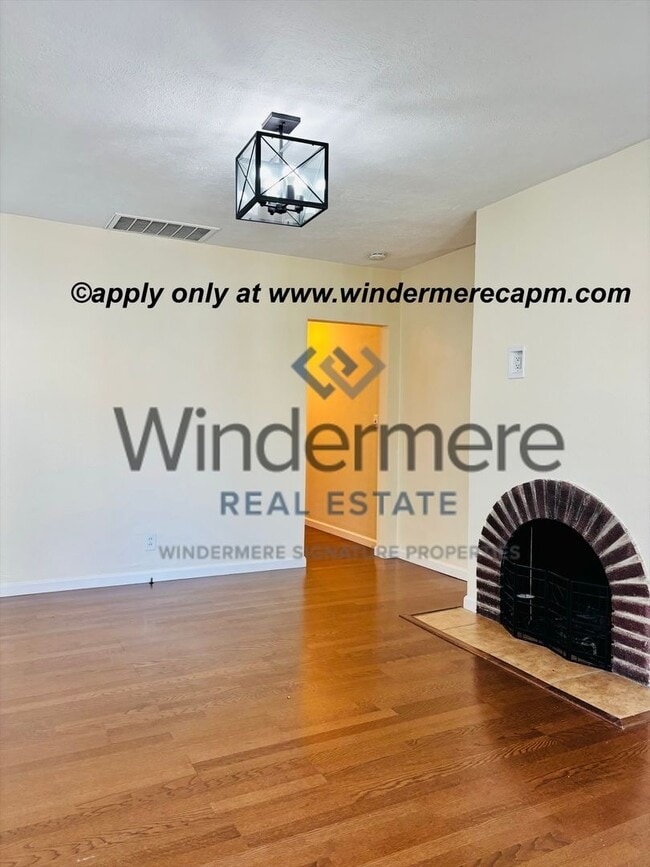 Photo - Beautifully Remodeled 2 Bedroom, 2 Bath Duplex on Freeport Blvd.- Now available!