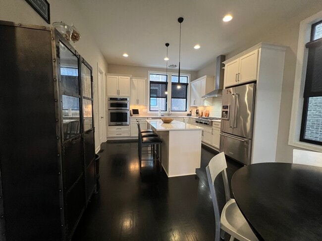 Photo - 1053 Harrison Park Pl