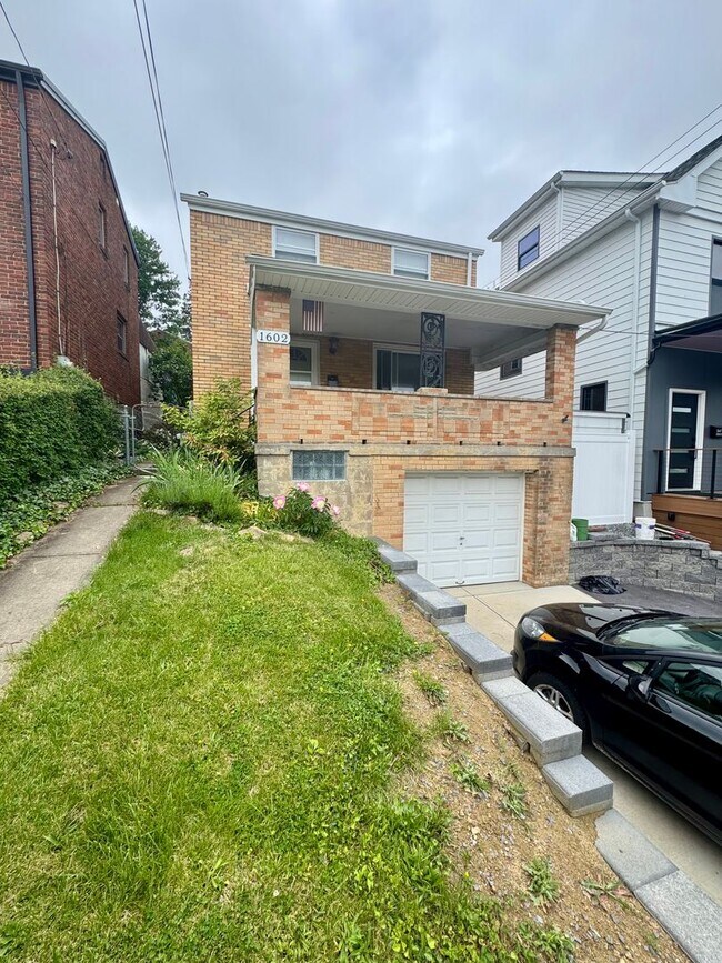 Photo - Charming 2 Bed 1 Bath in Beechview!