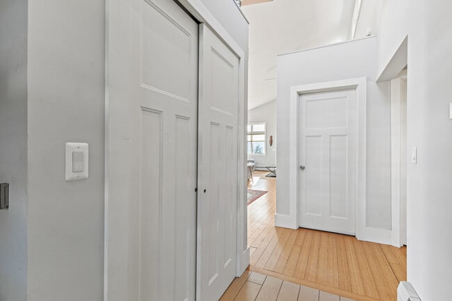 Photo - 18 Rosedale St