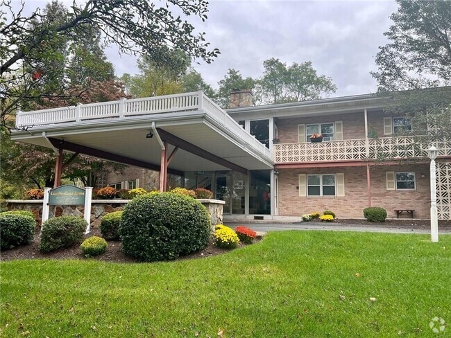 Building Photo - 2033 Mendon Rd Unit 11 Rental