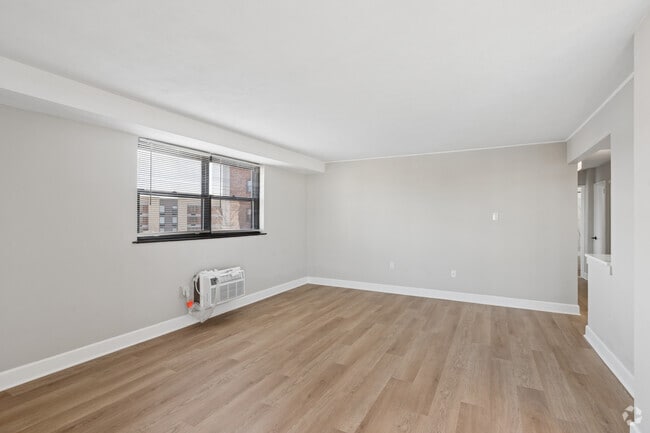 2BR, 1BA - 900SF - Living Room