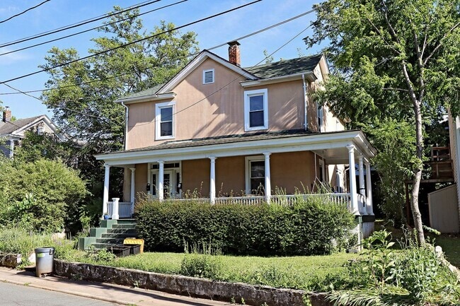 Building Photo - Charming Belmont Apartment Near Shopping, ... Unit A