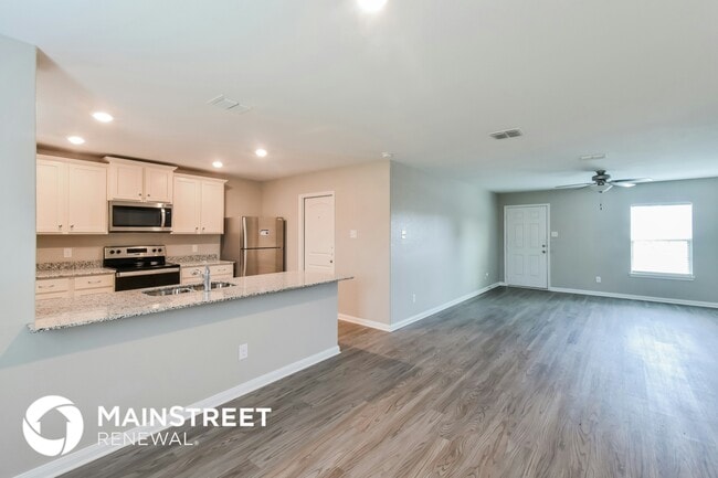 Photo - 6107 Lakefront