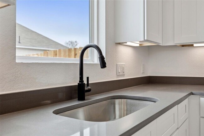 Photo - 8103 Calhoun Rd