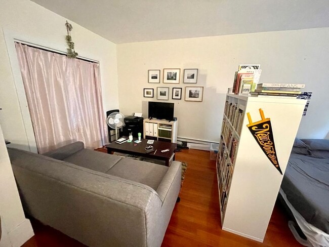 1067 Beacon St Unidad 3