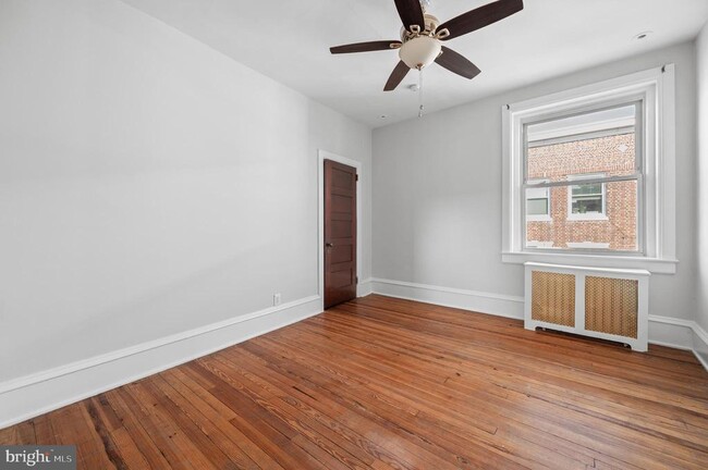 Photo - 834 W Lancaster Ave Unit 3F