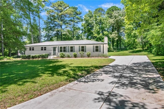 Photo - 1348 Ridgewood Dr SW