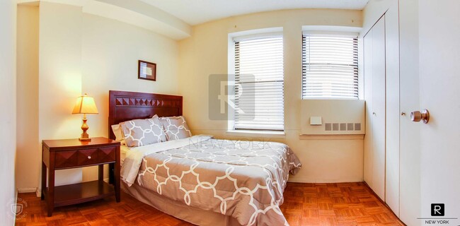 Photo - 150 W 51st St Unit 1527