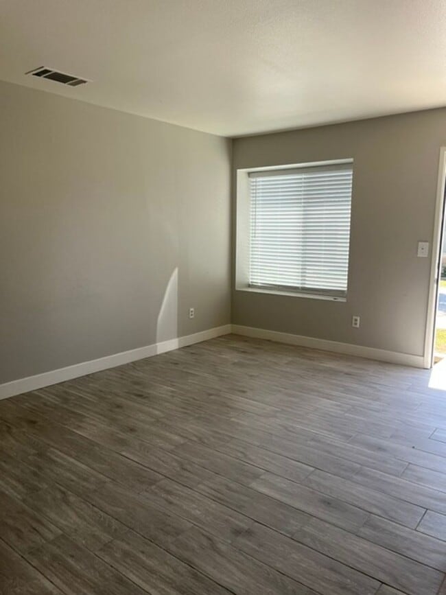 Photo - 3100 Brookfield Loop Unit 3100-B