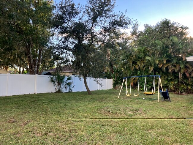 Photo - 4185 Simkins Ave