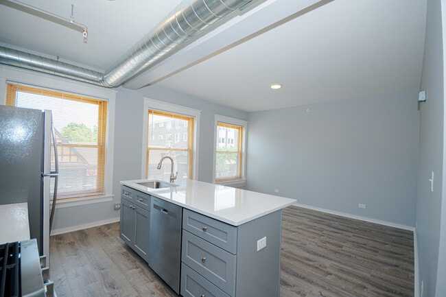 141 S Oak Park Ave