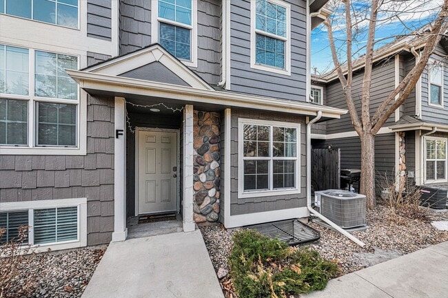 Photo - 3 Bed | 3.5 Bath | Modern & Spacious Townhome
