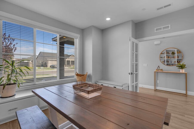 Photo - 2613 Morris Ave