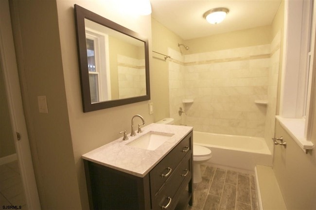 Baño 2 - 111 N Troy Ave Unidad Downbeach Suite