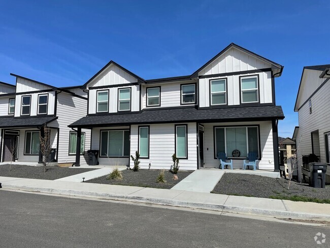 Building Photo - 1035-1037 Greenfield Dr Unit 1037 Greenfield Dr Rental