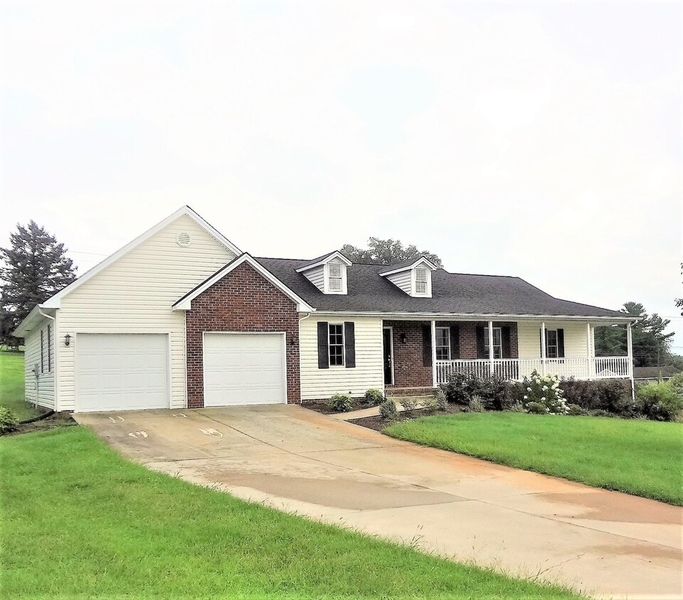 Spacious Detached Home in Great Location a... - Spacious Detached Home in Great Location a...