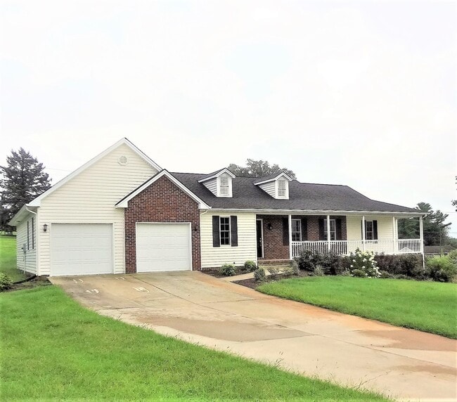 Spacious Detached Home in Great Location a... - Spacious Detached Home in Great Location a...