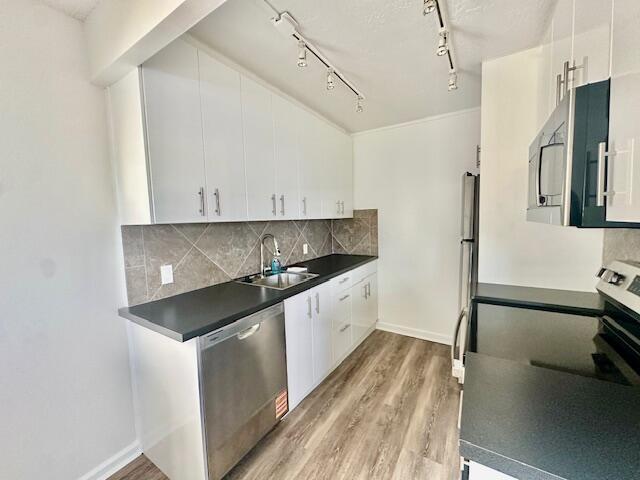 Photo - 3080 Cornwall D