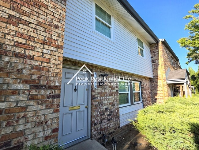 Building Photo - 6691 Greenback Ln