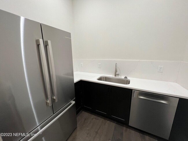 Photo - 1541 Riverside Ave