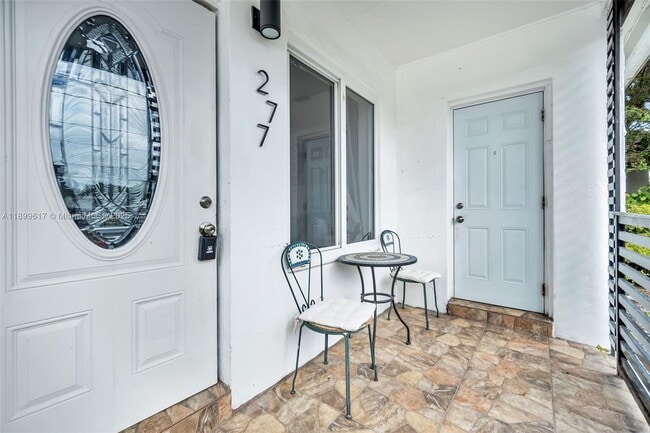 Photo - 277 NW 48th St