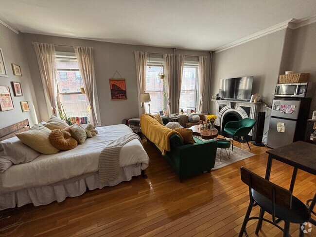 Building Photo - 82 Charles St Rental
