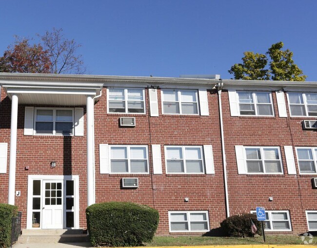 Building Photo - Bellevue Court Apartments