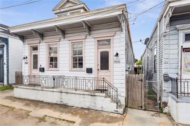 Building Photo - 1508 Music St Rental