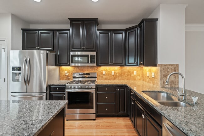 Photo - 407 Fairmont Dr