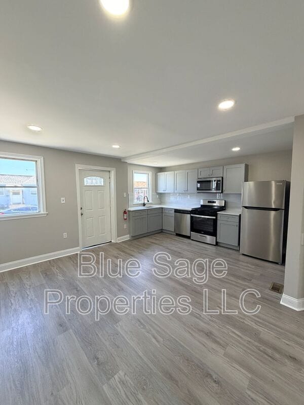 Photo - 1012 Burnside Rd