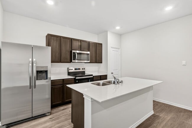 Photo - 121 Redwood Rd