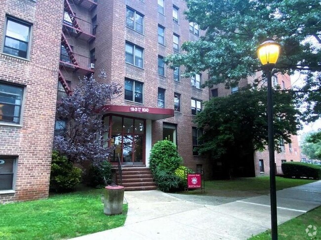 Building Photo - 150-29 72nd Rd Unit 5E Rental