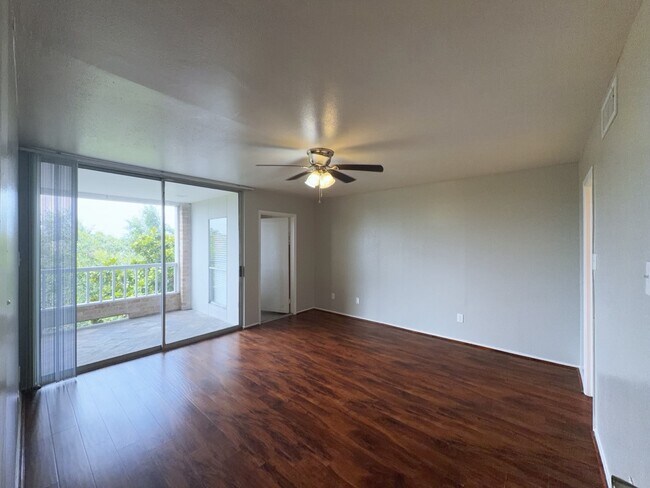 Photo - 2210 Dorrington St Unit 405