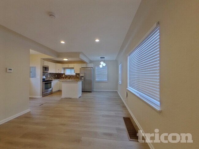 Photo - 1364 Ironton St