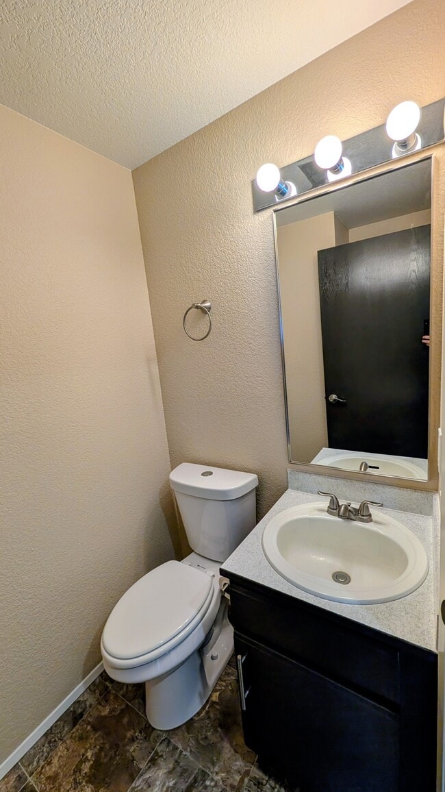 Photo - 1212 22nd St NE