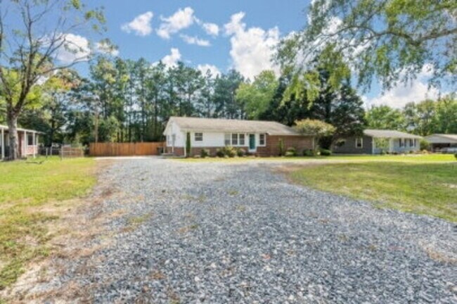 1708 N Poplar St