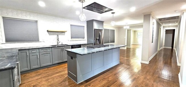 Building Photo - 1310 Poplarcrest Cir SE