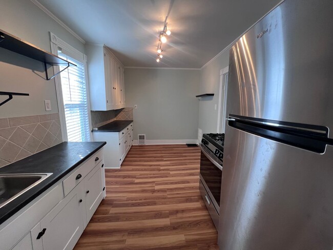 Photo - 1125 Lake Dr SE