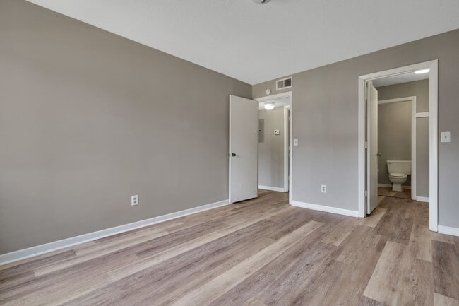 Photo - River Woods Apartments