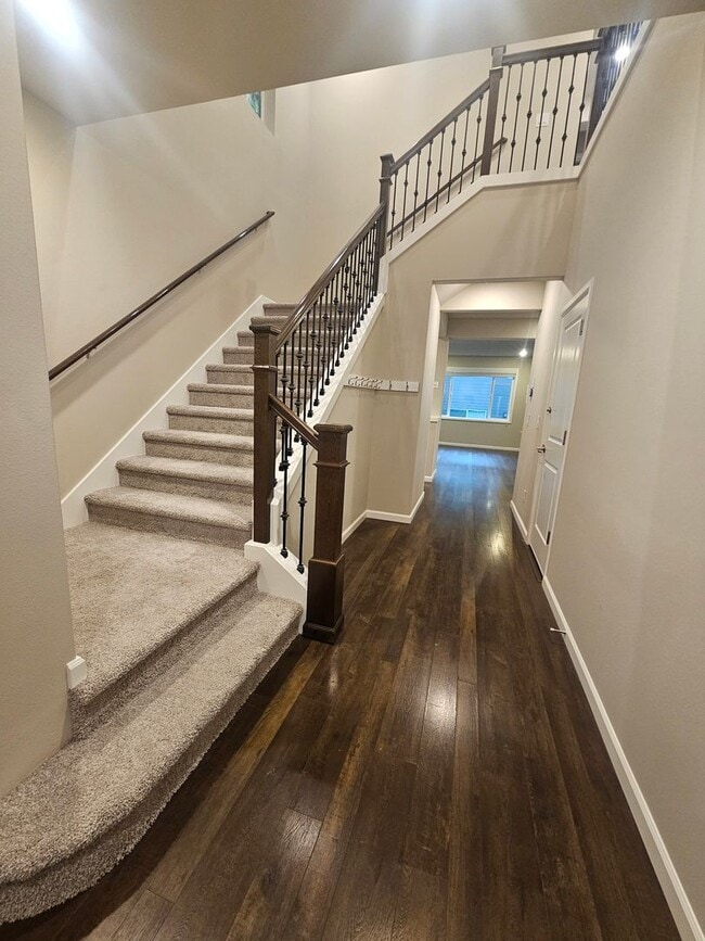 Photo - Spacious 5 Bedroom in Convenient North Creek Ridge, Bothell Location
