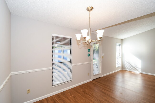 Photo - 3860 English Colony Dr S