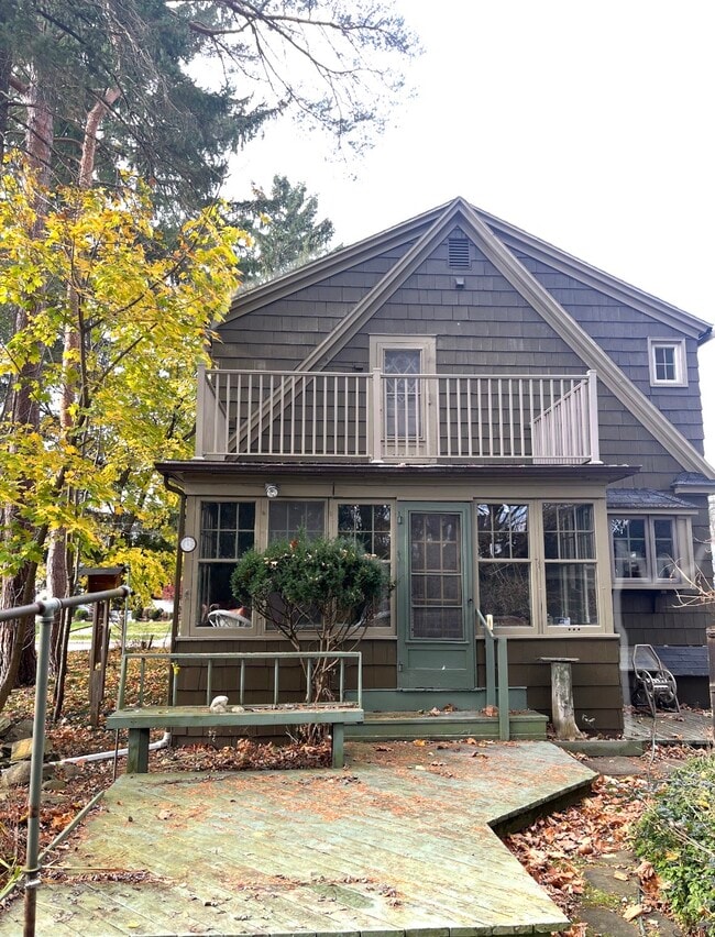 Building Photo - 168 Green St