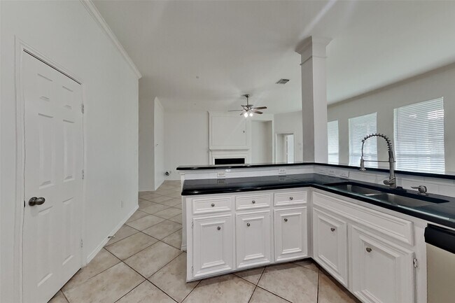 2223 Ridgefield Park Ln