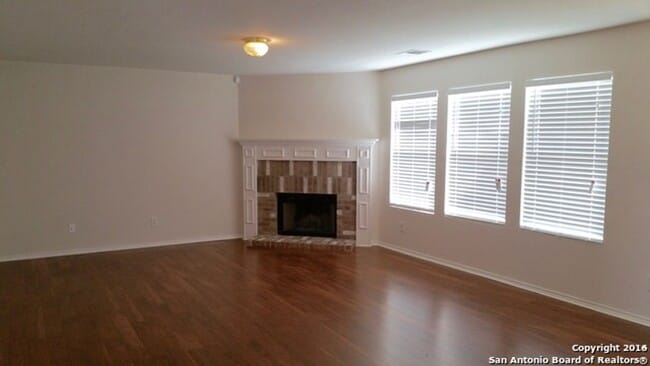 Photo - 3 Bedroom/2.5 Bath Bluffs of Lookout Canyon Subdivision