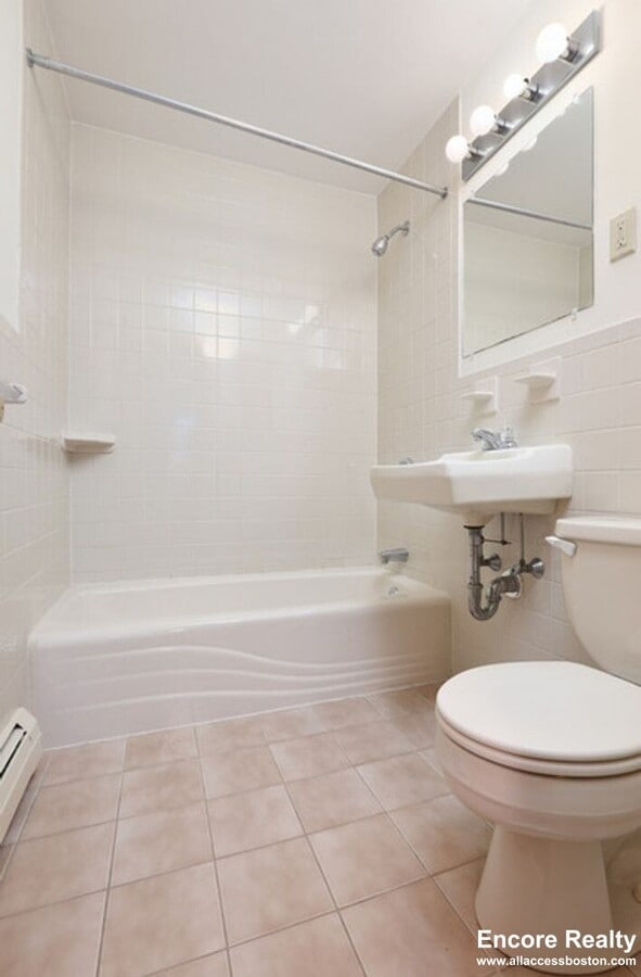 Photo - 270 Grove St Unit 5