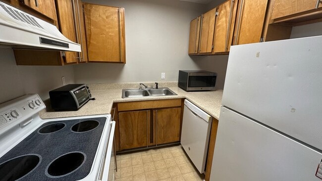 Photo - 1317 Airport Dr