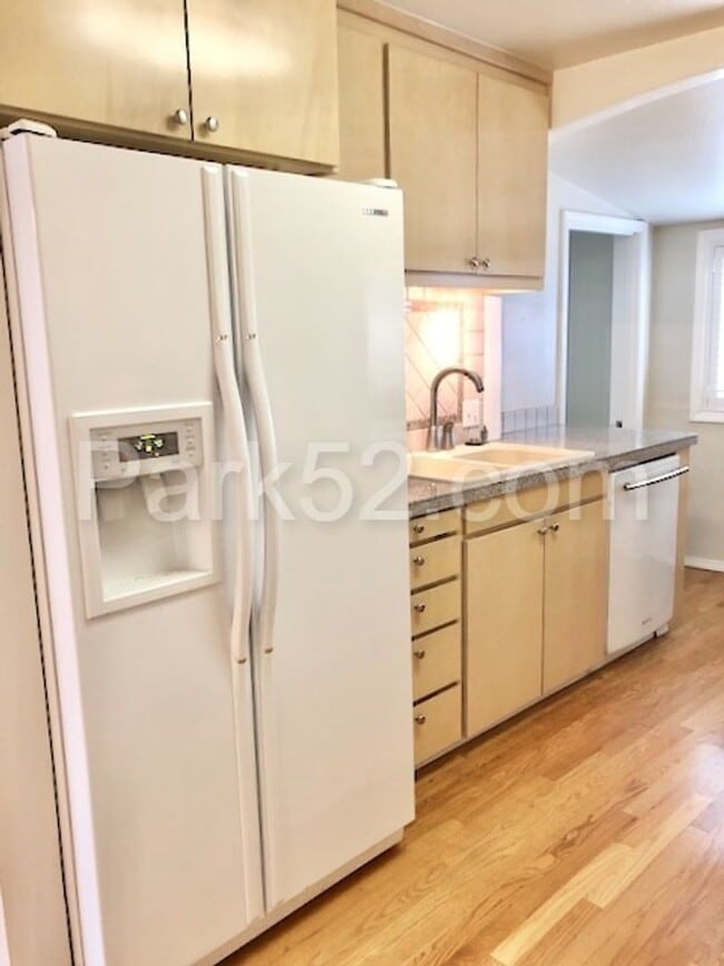 Photo - 3 Bedroom Single Family Home - Views!