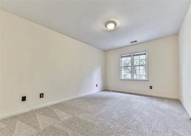 Photo - 2851 Riverfront Dr